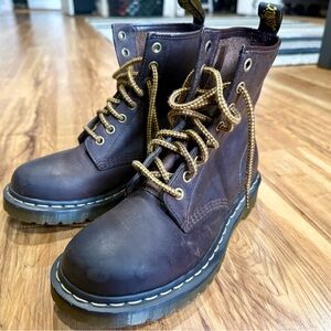 Dr. Martens Pascal Women’s 1460W